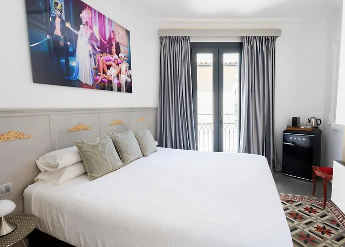 Dog Admiral - Urban Guest House